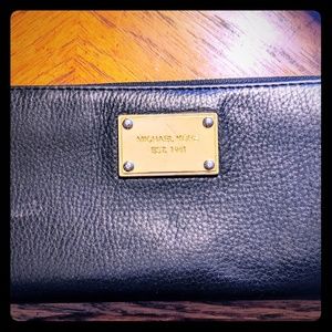 Michael Kors Long Zip Wallet.  Black Leather.